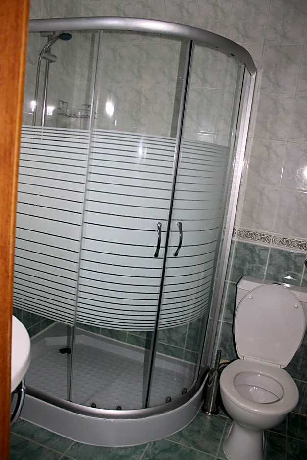 Семеен Хотел Идън