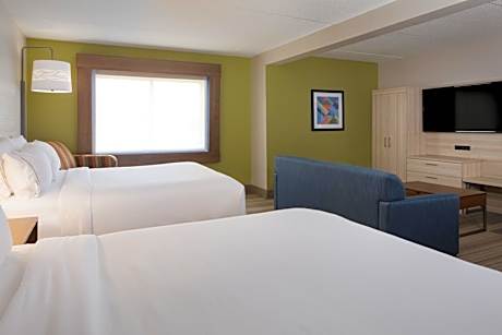 Queen Suite with Two Queen Beds