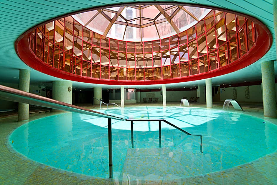 Holiday World VILLAGE Hotel