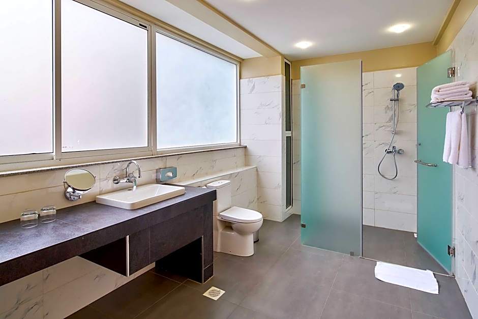 Protea Hotel by Marriott Kampala Skyz