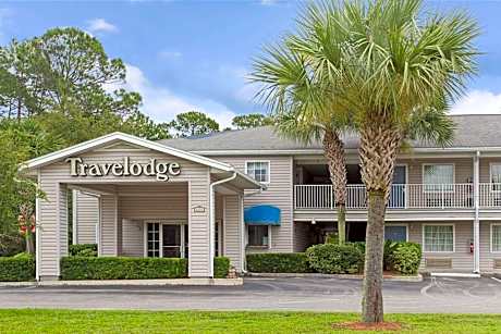 Travelodge Suites by Wyndham MacClenny