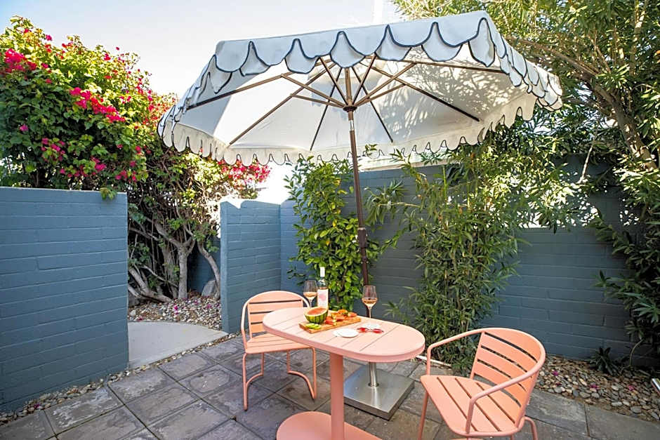 The Wesley by AvantStay Mid-Century Modern Oasis with Pool