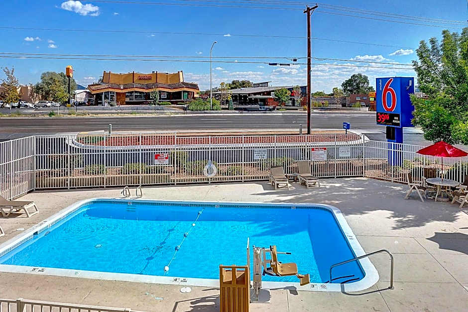 Motel 6 Santa Fe