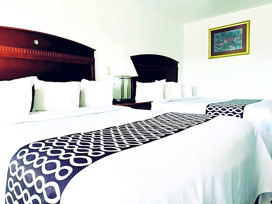 Photo 1 of 6 of 2 Queen Beds, Nonsmoking