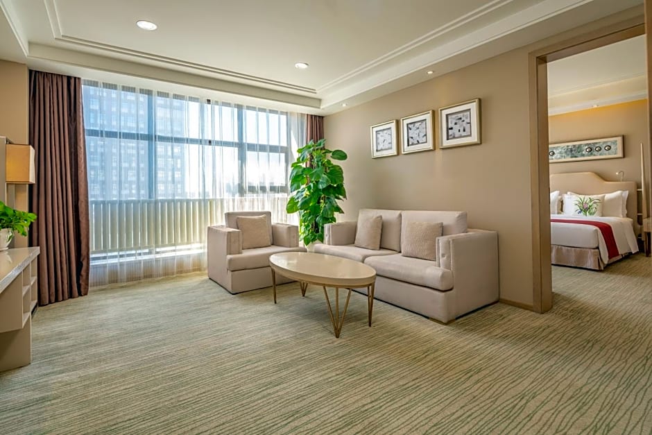 Holiday Inn & Suites Hulunbuir, an IHG Hotel