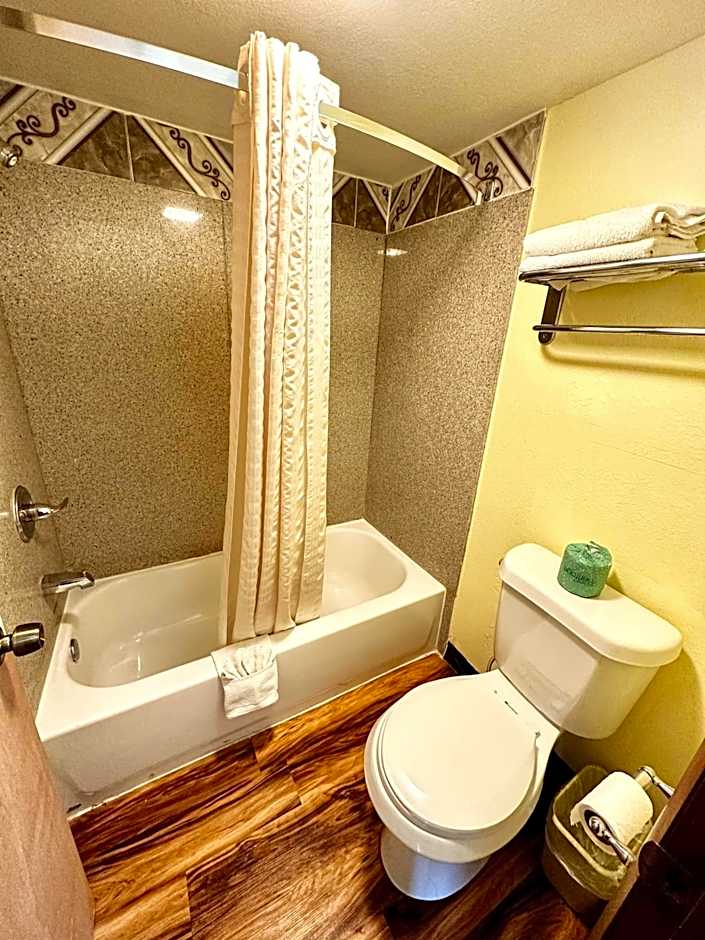 Regency Inn Iola