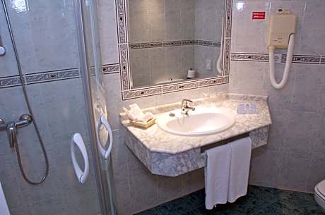 STUDIO 1 ADULT + 1 CHILD