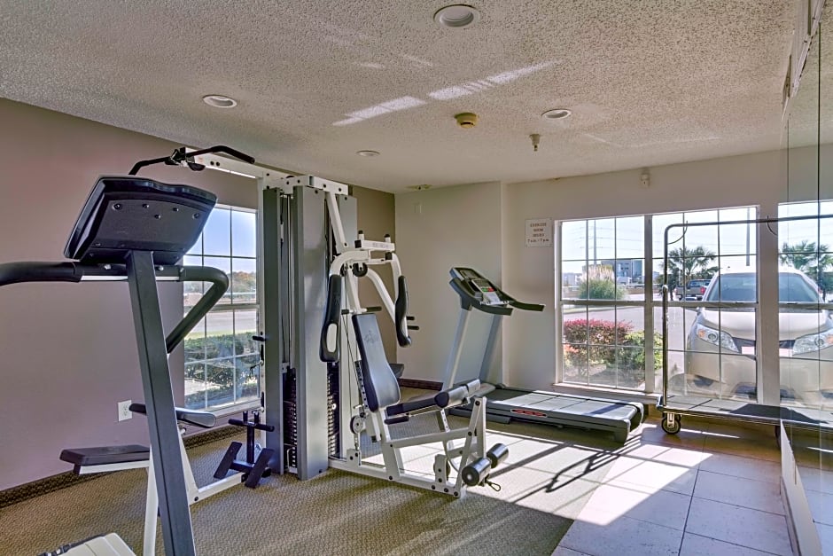 Studio 6 Dallas, TX - North - Richardson