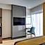 Leo Suites
