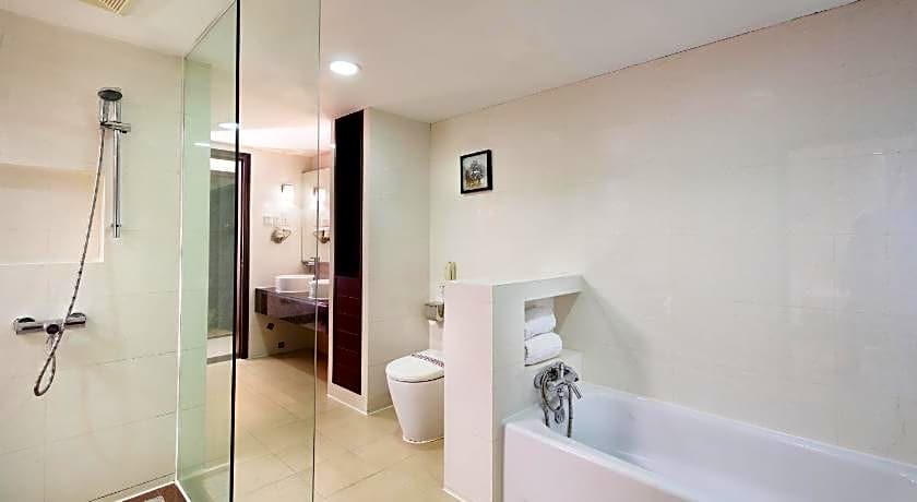 New World Hotel