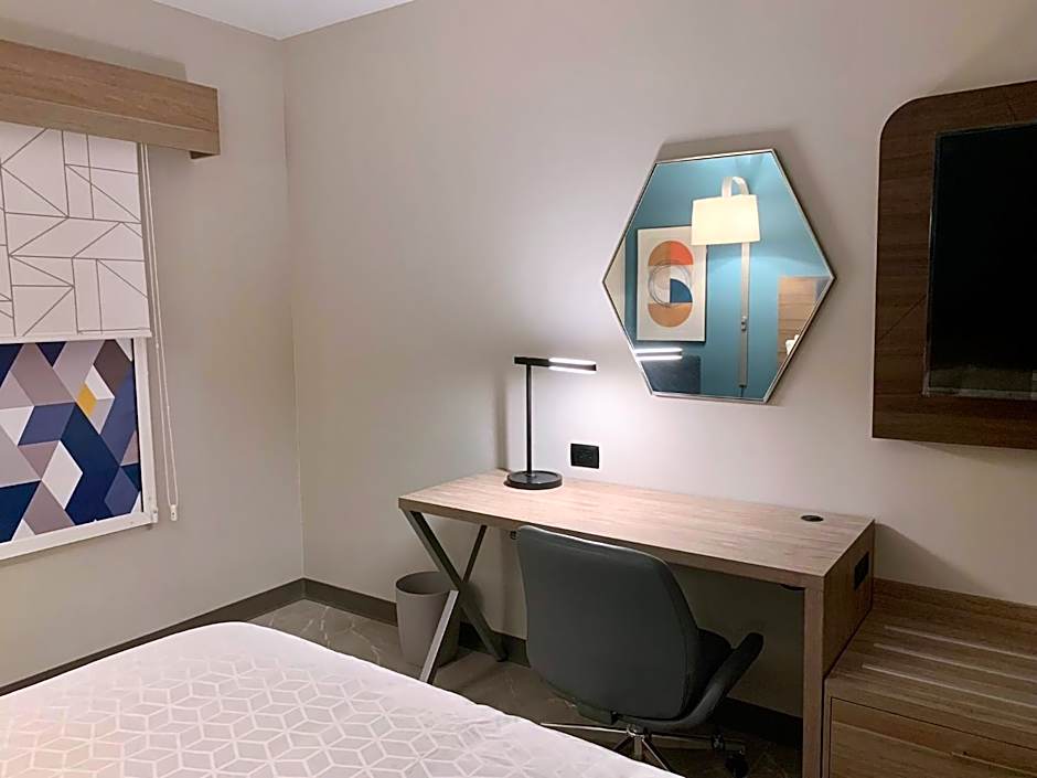 Holiday Inn Express Guadalajara Vallarta Poniente By IHG