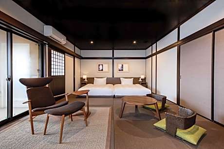 Deluxe Twin Room with Tatami Area with Semi Open-Air Bath - Annex - (61㎡)
