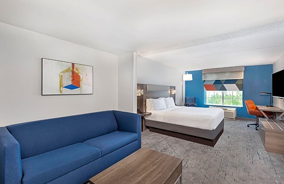 Holiday Inn Express & Suites Columbus at Northlake, an IHG Hotel