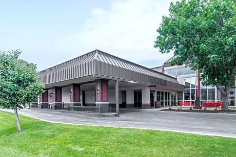 Clarion Inn