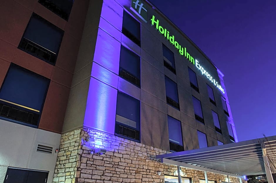 Holiday Inn Express & Suites - Colorado Springs AFA Northgate