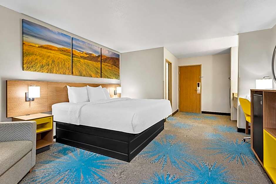 Days Inn by Wyndham Mitchell SD