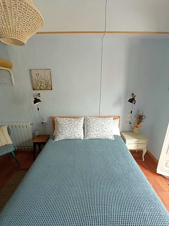 Les Magranes Bed & Breakfast