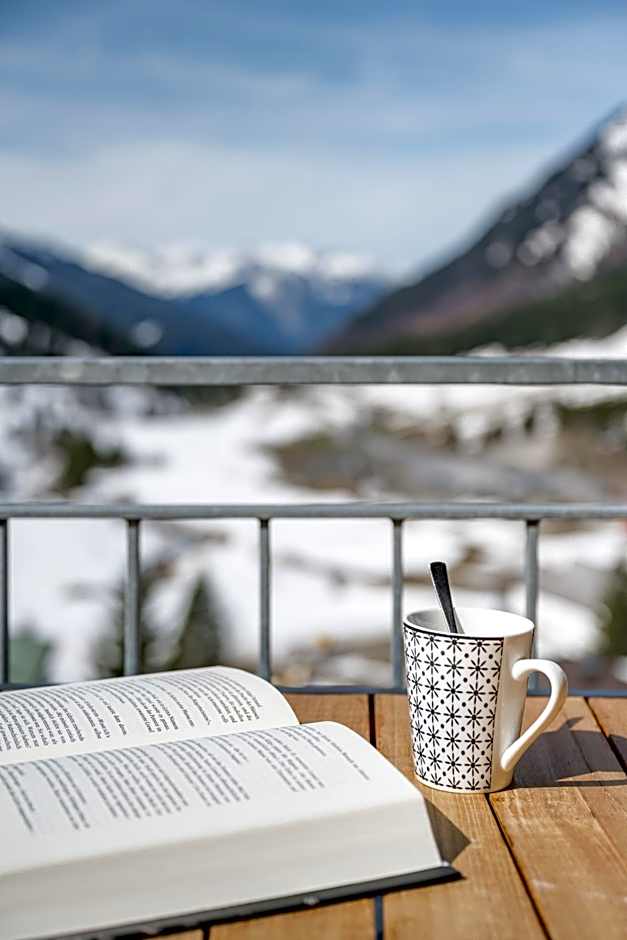 Mondschein Hotel & Chalet Ski-In Ski-Out Luxus am Arlberg