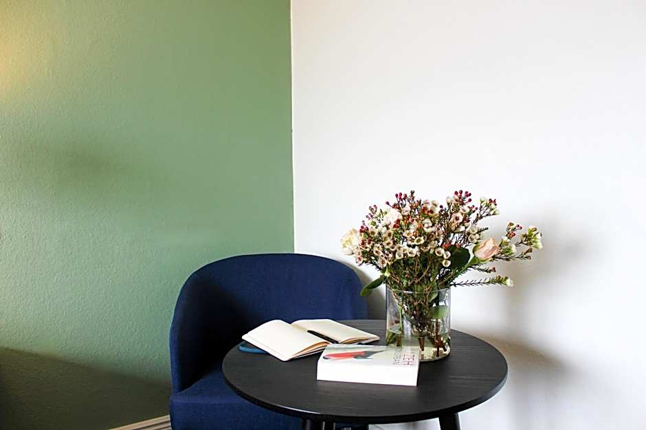 Good Morning + Berlin City East