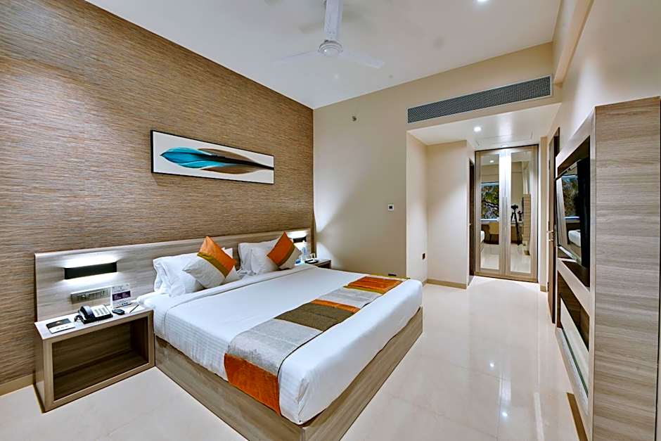 Photo 1 of 18 of Executive Suite
