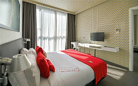 One Bedroom Deluxe Suite