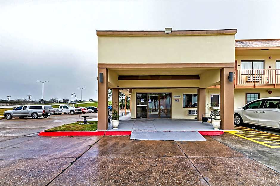 OYO Hotel Lake Charles Hwy 10