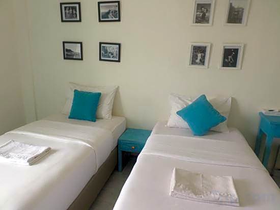 Paras Paros Marina Lodge