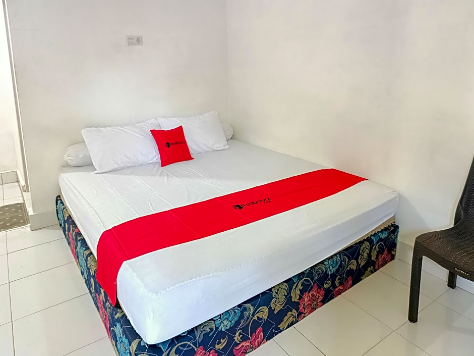 RedDoorz @ Al Muhajir Homestay Kendari