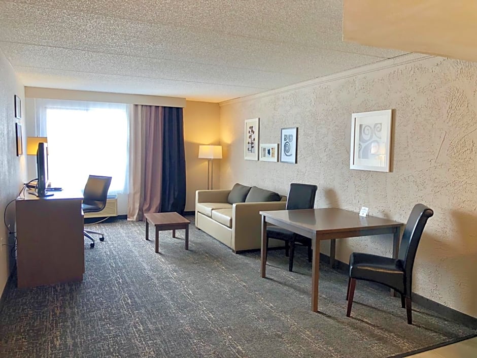 Country Inn & Suites by Radisson, Mt. Pleasant-Racine West, WI