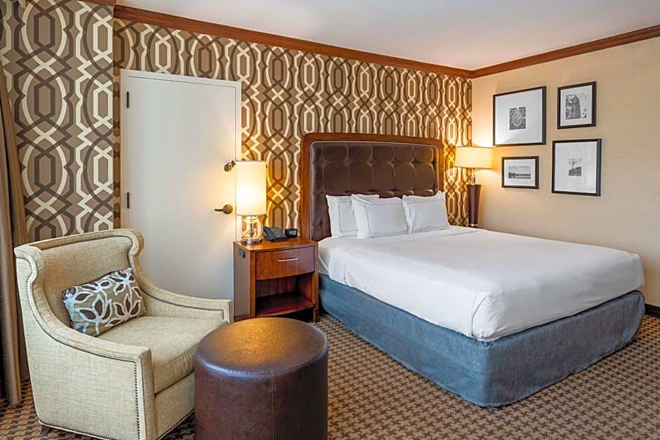 Hilton Alexandria Mark Center