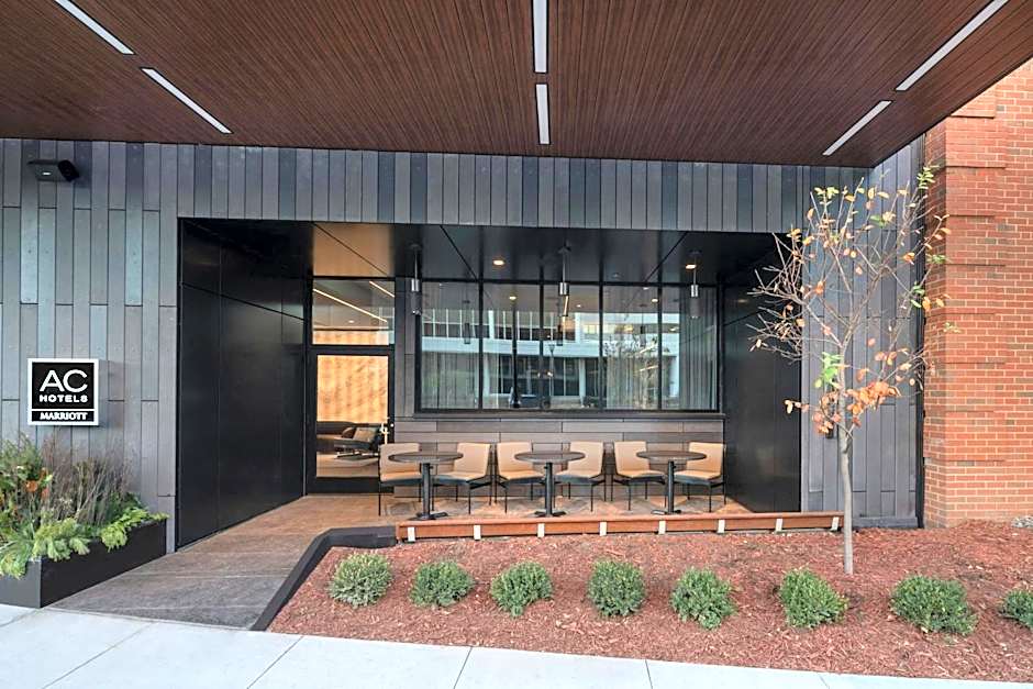 AC Hotel by Marriott St. Louis Clayton