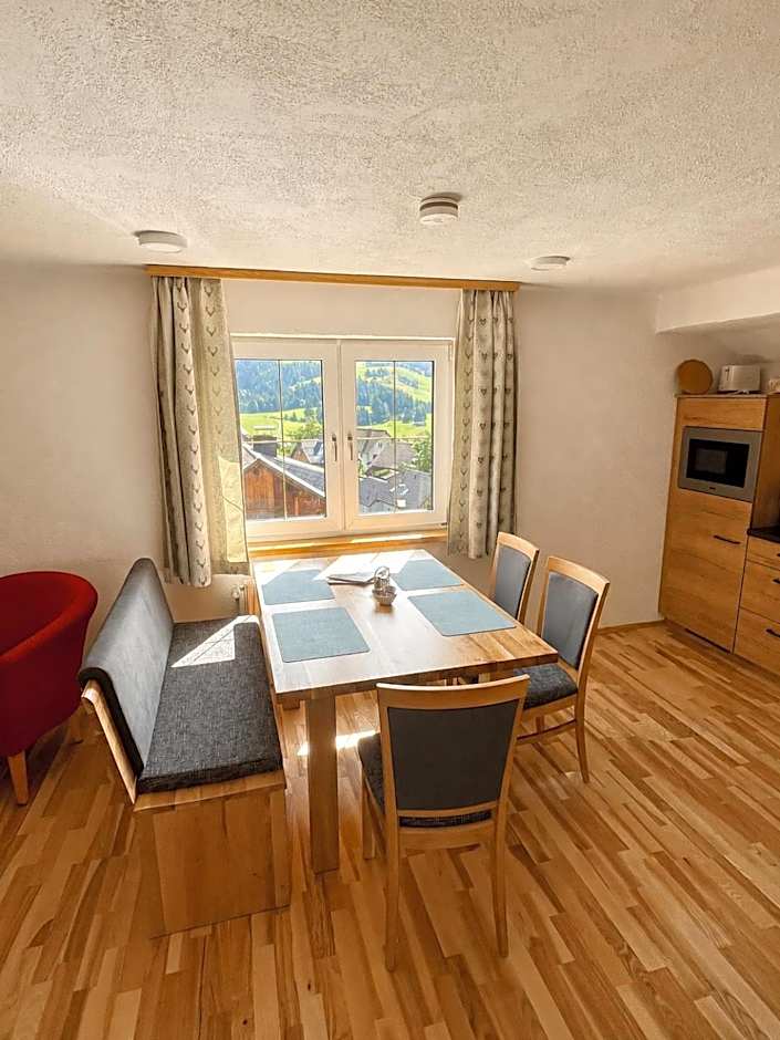 Appartements-Restaurant Schwaiger direkt beim Lift und wunderschönen Bergblick