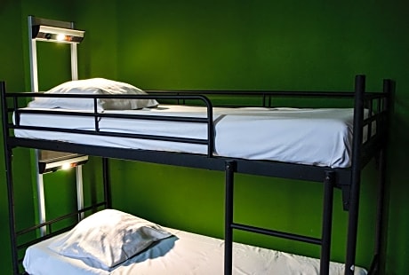 Bed in 6-Bed Mixed Dormitory Room