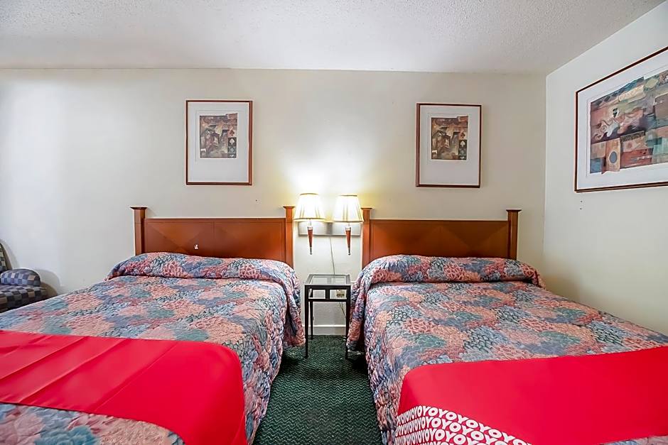 Hotel O Daylight Inn Elkhart I-90, IN