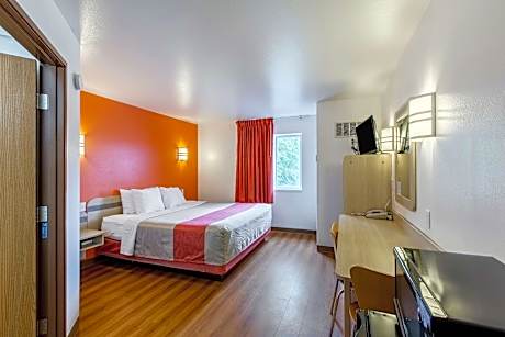 1 Queen Bed | Non-Smoking