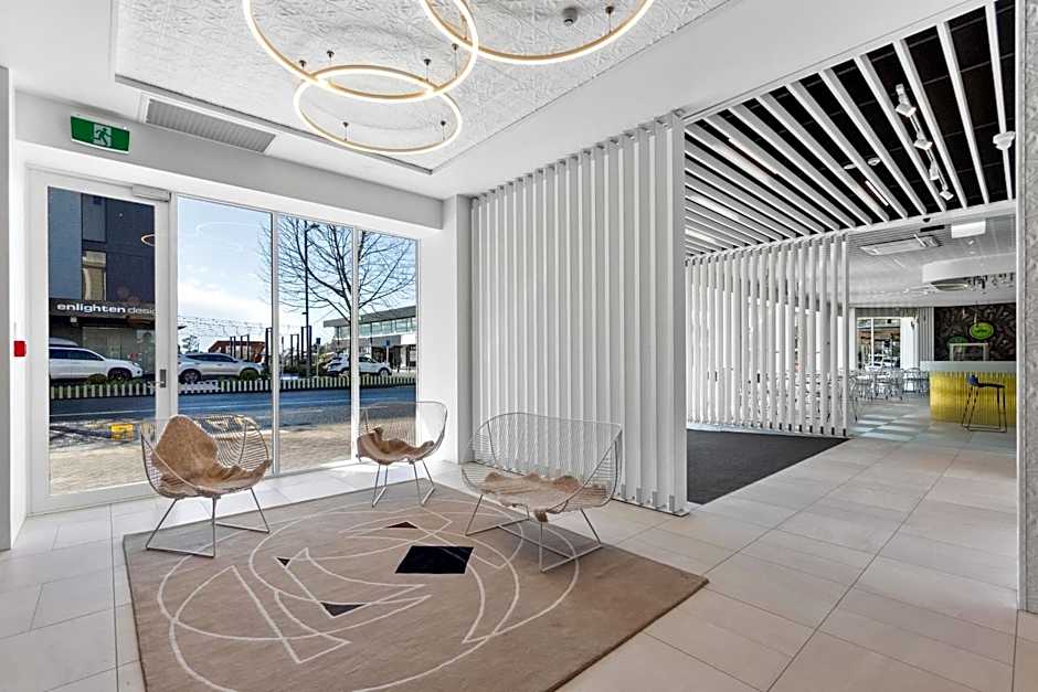 Ramada by Wyndham Hamilton City Center