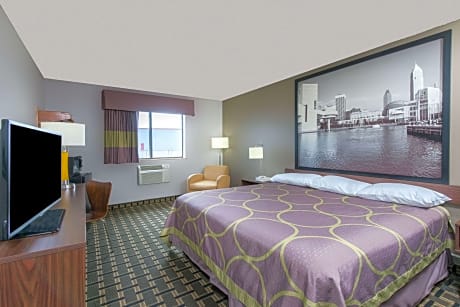 1 King Bed Non-Smoking