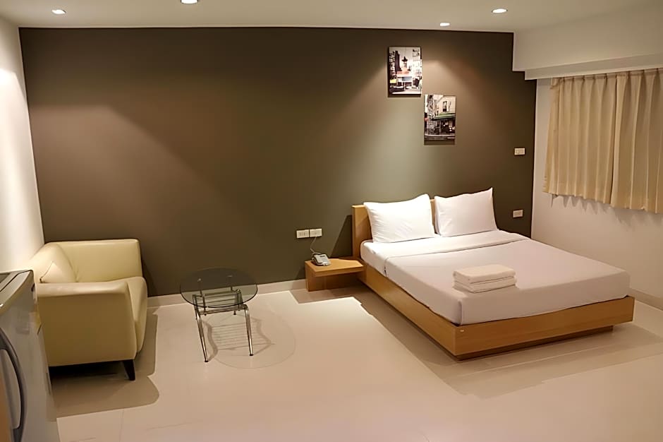 Sena House Paholyothin 30