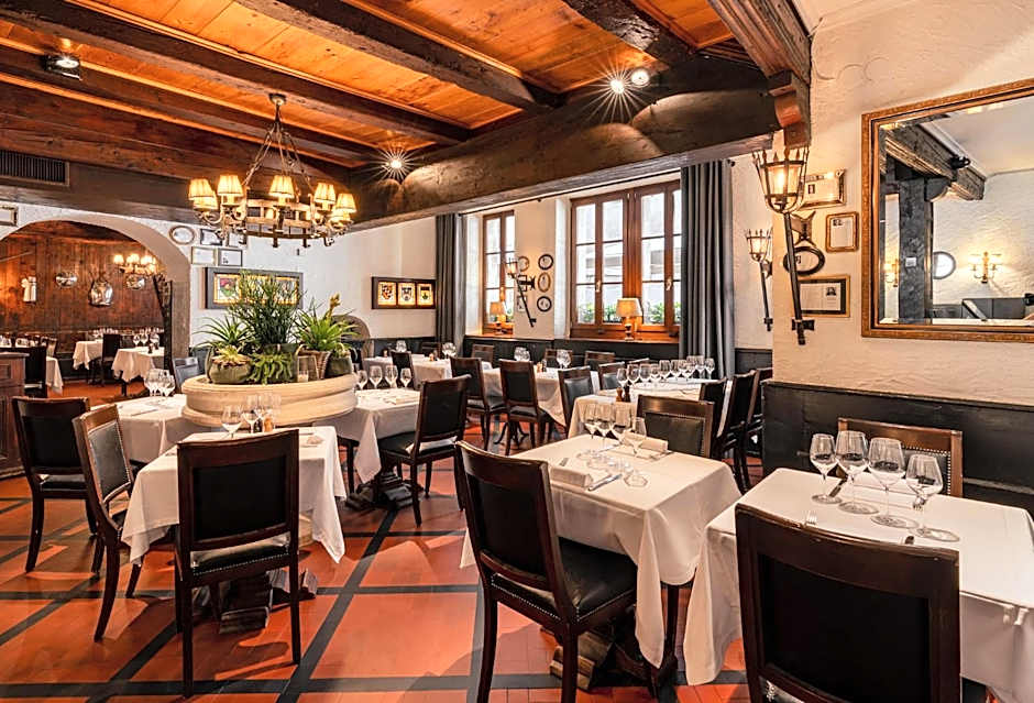 Les Armures Hotel