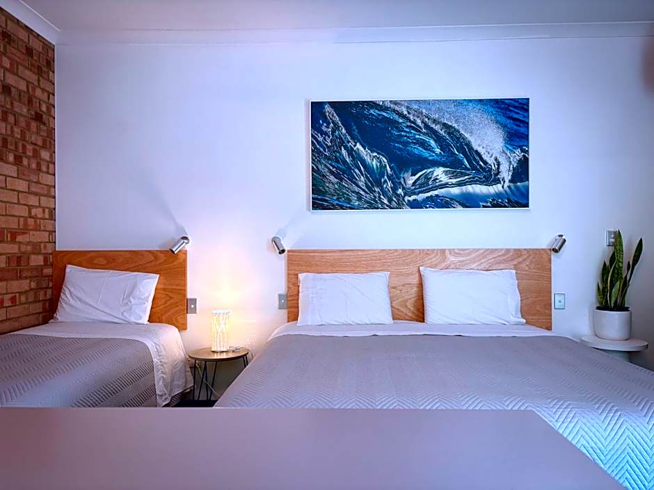 Edge Of The Forest Motel