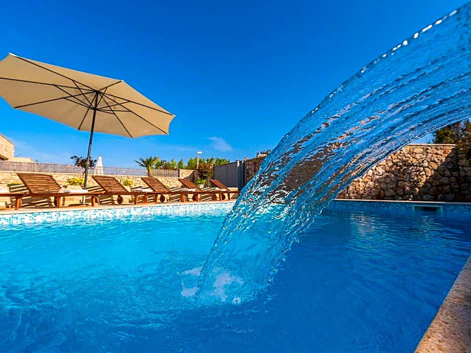 Villa Kirsten with heated pool, jacuzzi and sauna - by TA Leut Agency