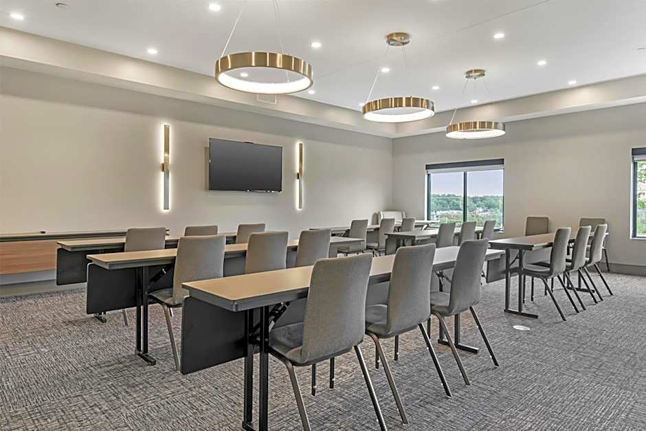 Best Western Plus Marquette Hotel & Suites