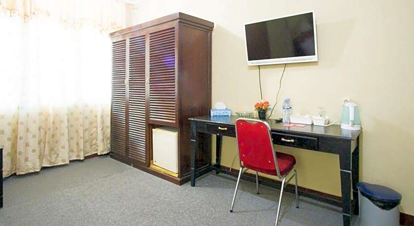 RedDoorz Plus near Pelabuhan Bitung