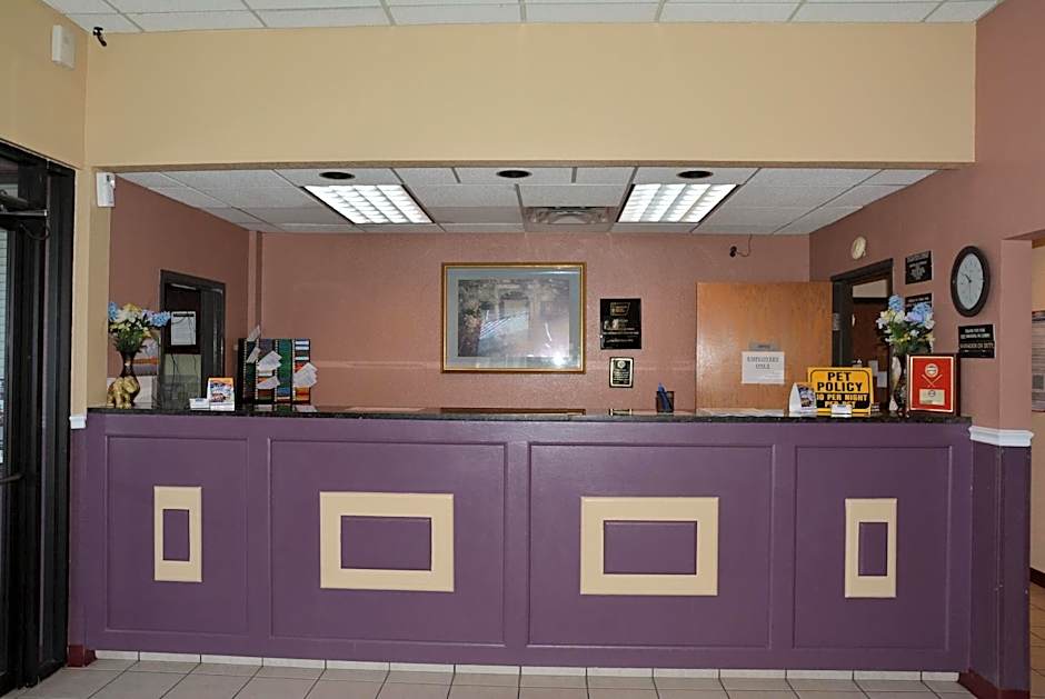 Lincoln Inn Express Hotel and Suites