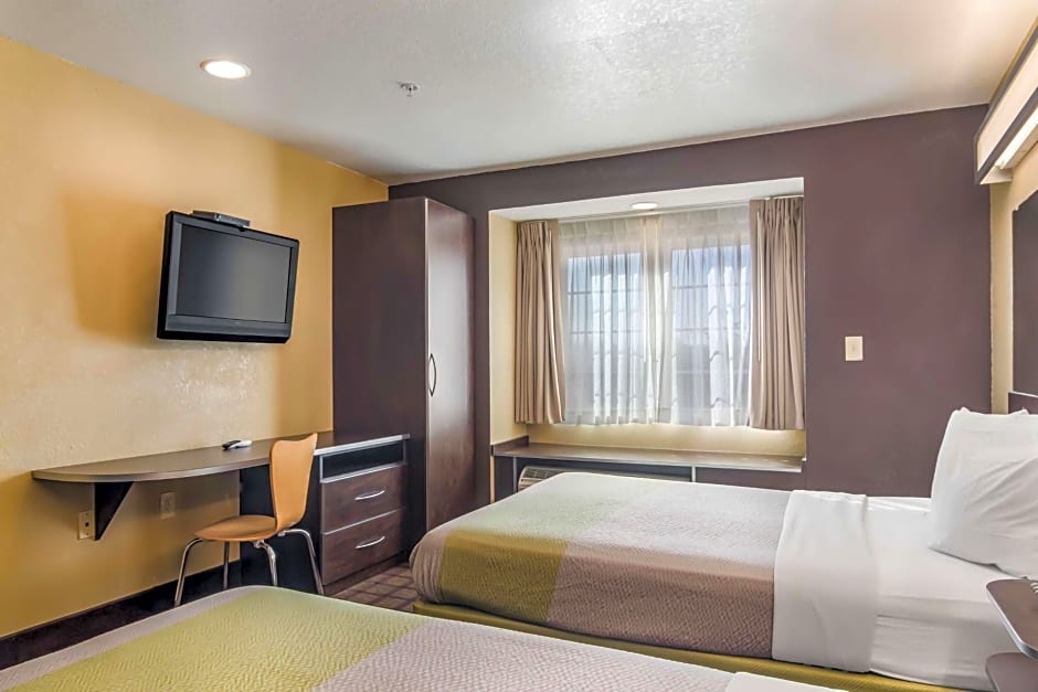 Motel 6-Canton, GA
