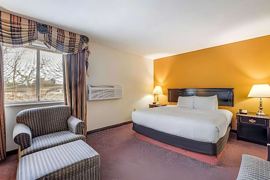 Econo Lodge Whitehall Near Michigan's Adventure