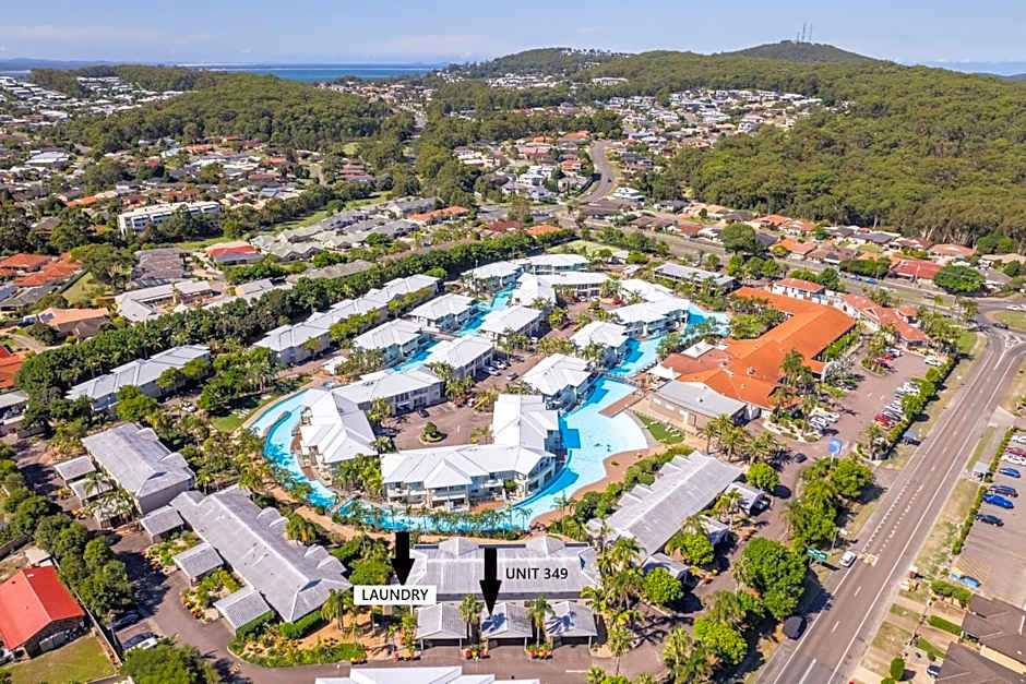 Oaks Pacific Blue 349 fantastic pool