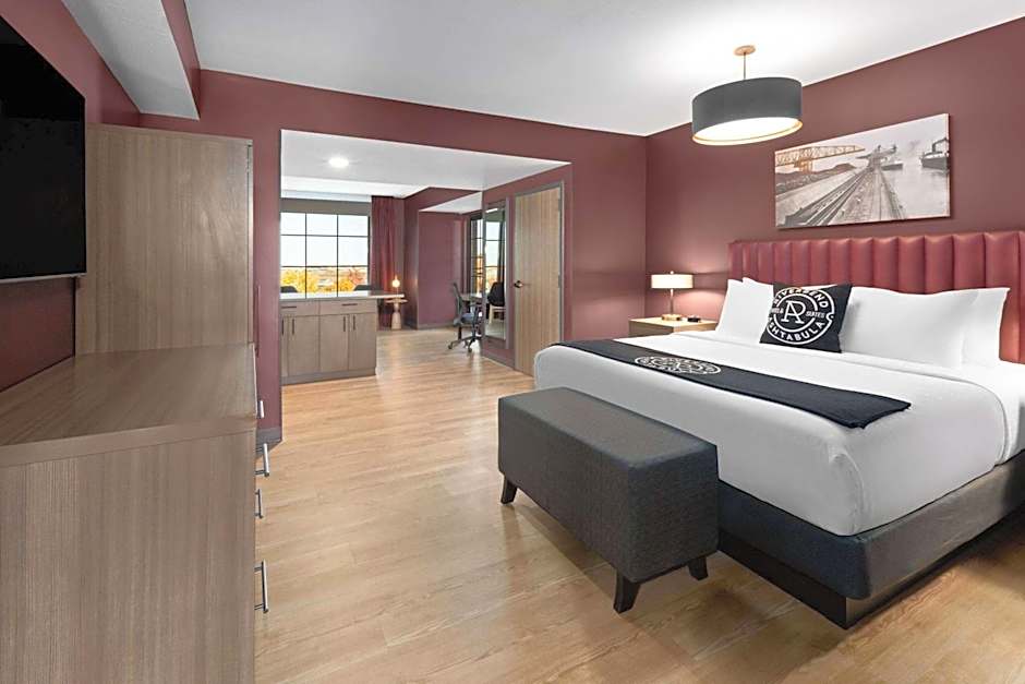 Riverbend Hotel and Suites, Trademark Collection by Wyndham