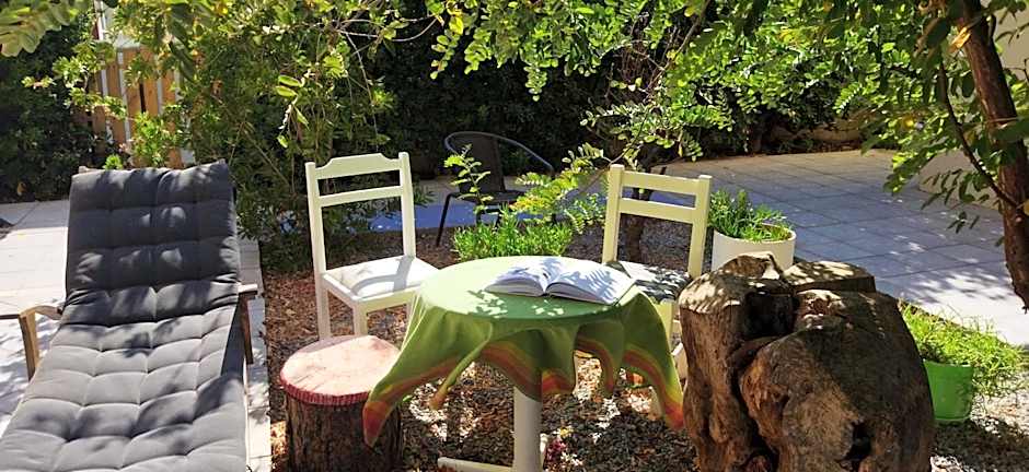 CLEO ROOM WITH YARD IN MALIA 250m FROM THE BEACH