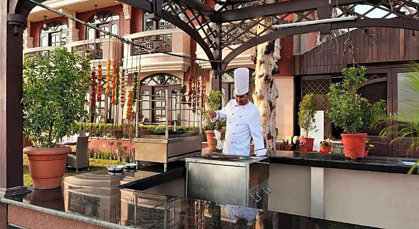 Ramada by Wyndham Mussoorie Mall Road